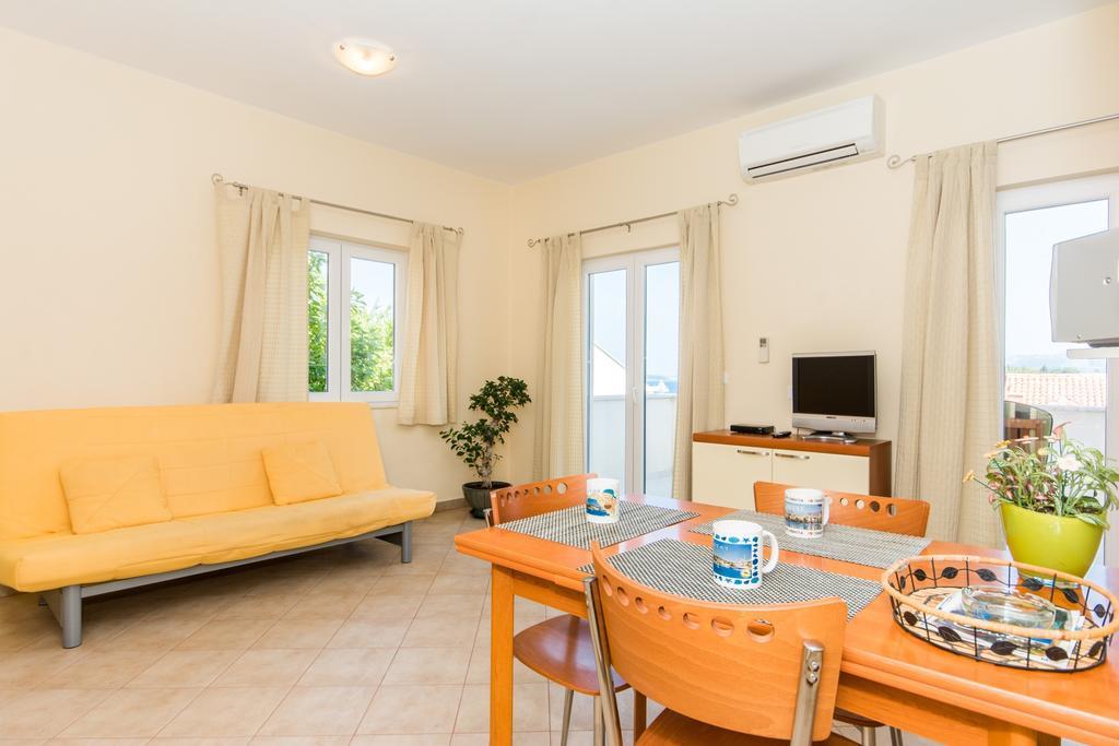 Apartments Dadic ซัฟทัท ภายนอก รูปภาพ