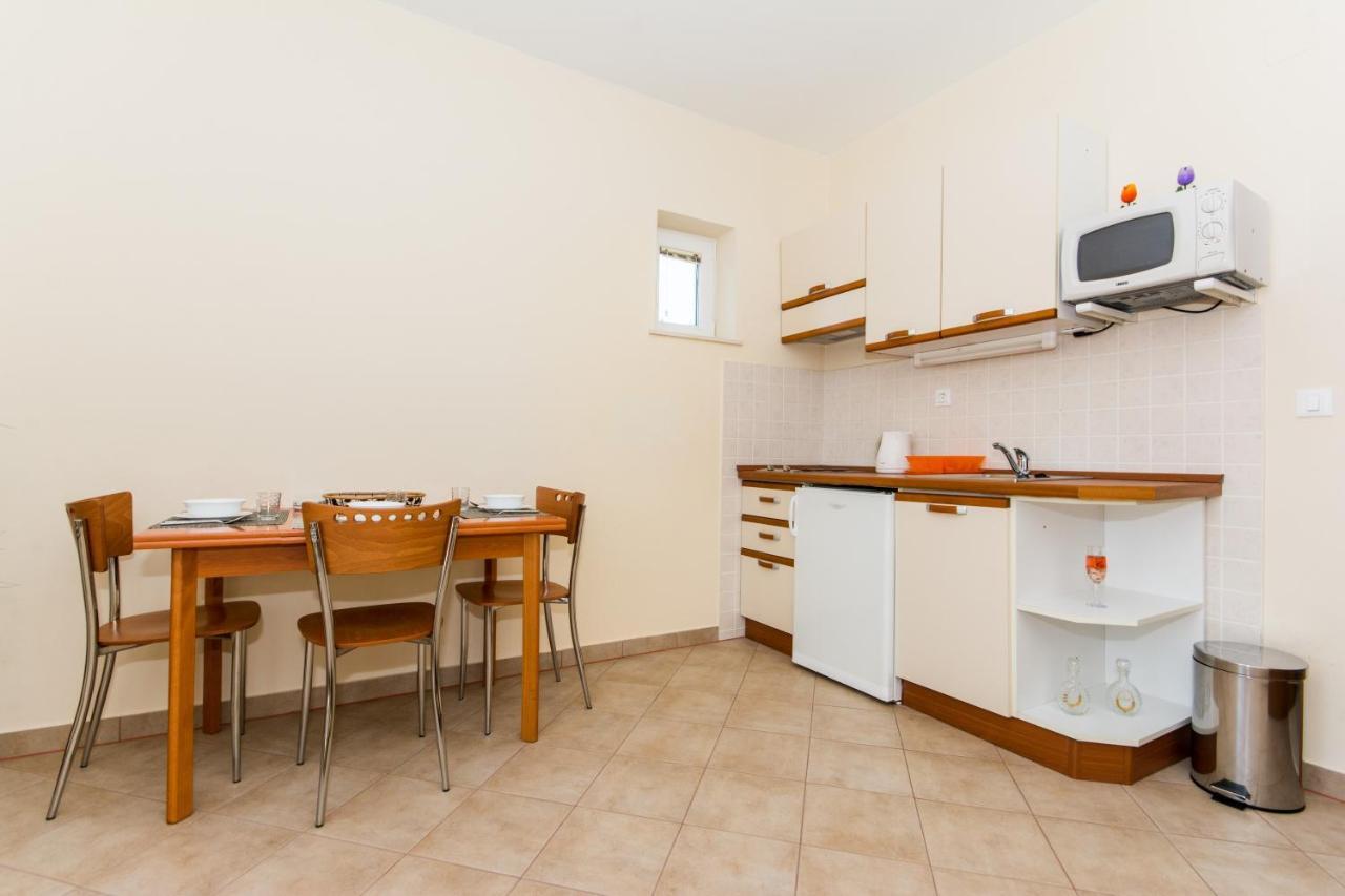 Apartments Dadic ซัฟทัท ภายนอก รูปภาพ